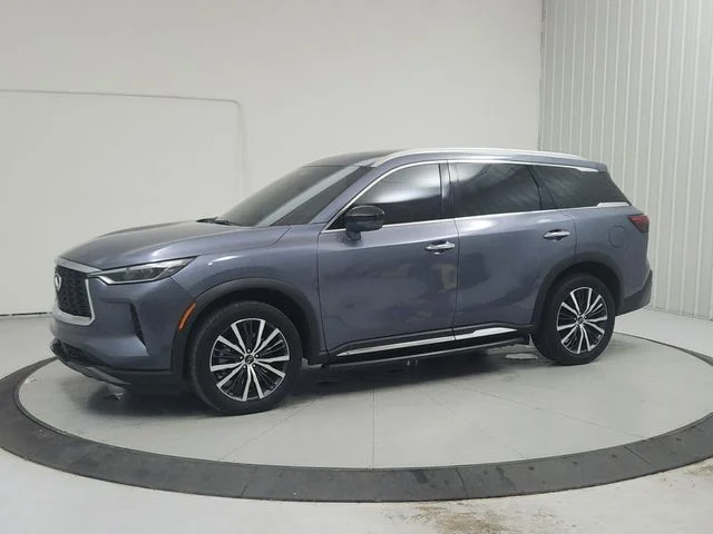 Used 2025 Blue INFINITI Sensory image 3
