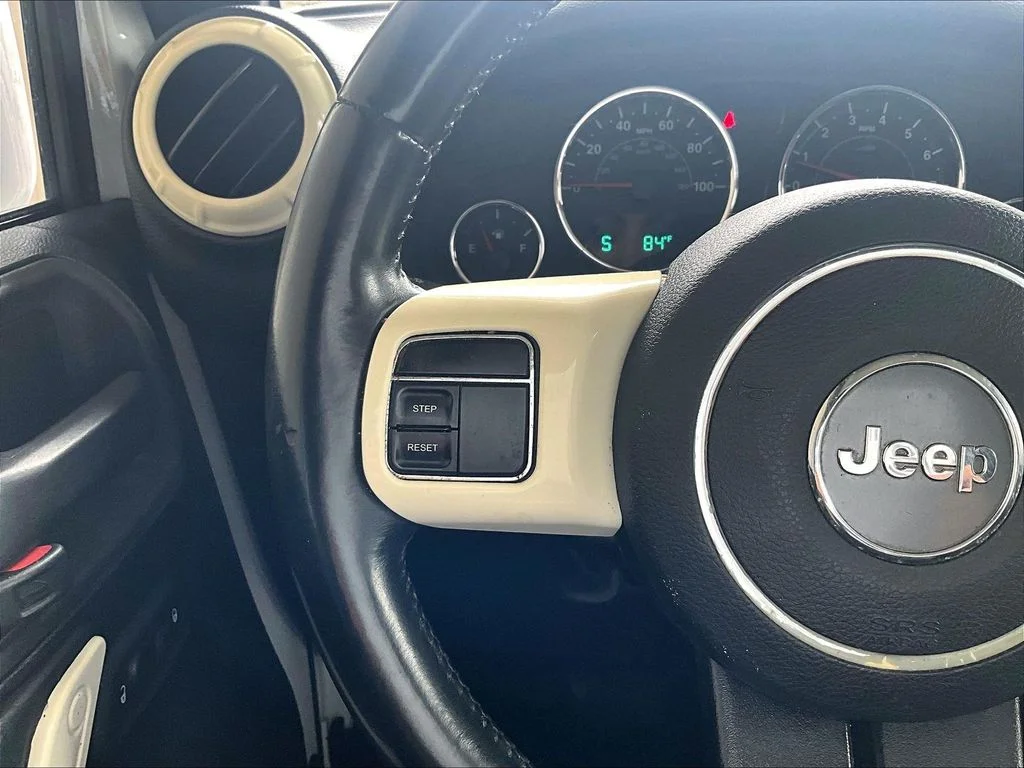 Used 2015 White Jeep Unlimited Sport image 18