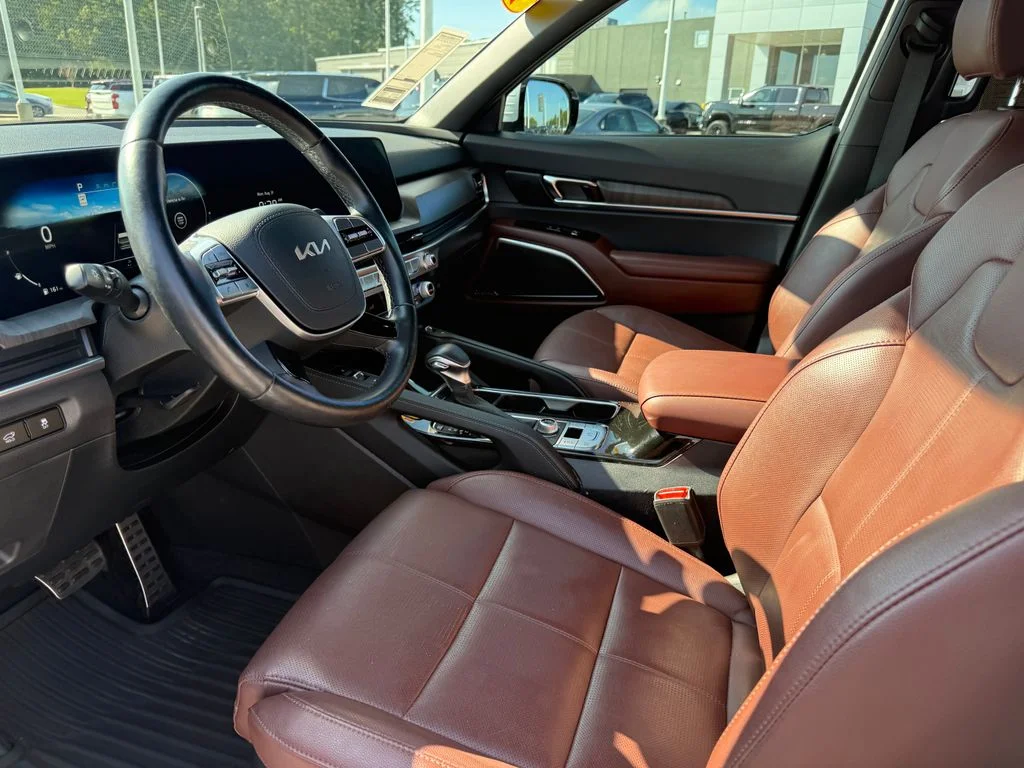 Used 2024 White Kia SX image 4
