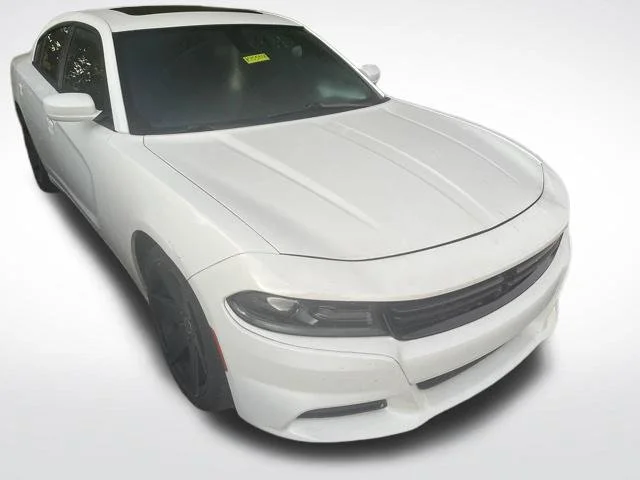 Used 2020 White Dodge SXT image 1
