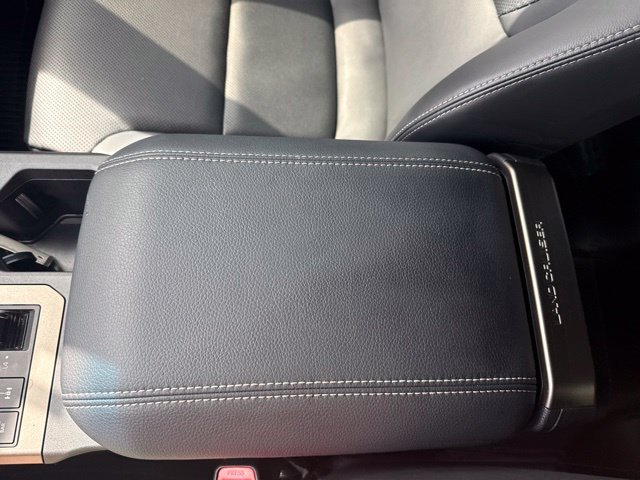 Used 2024  Toyota Base image 40
