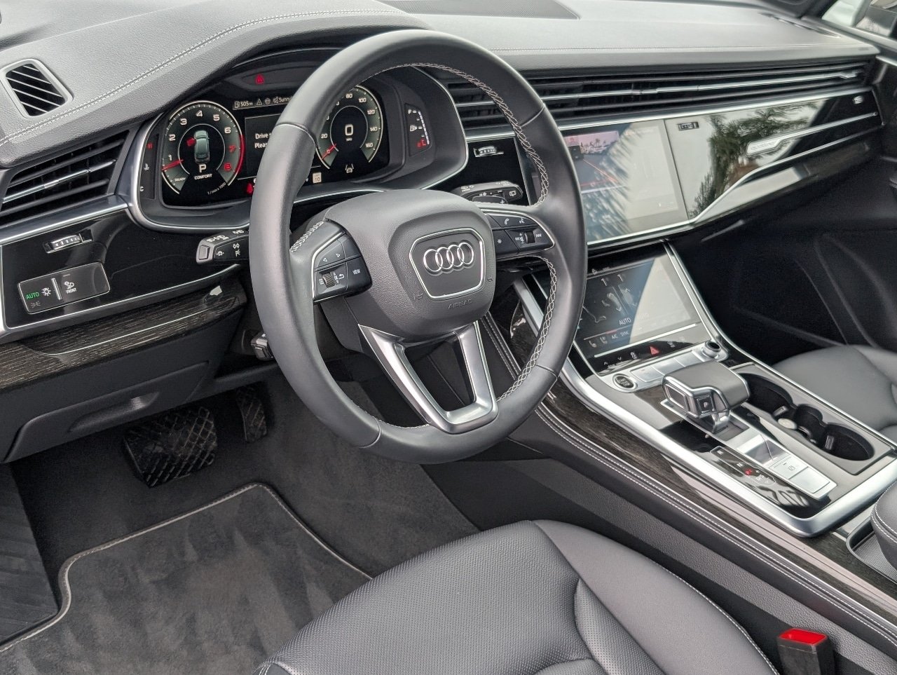 Used 2025 Mythos Black Metallic Audi 55 Premium Plus image 18