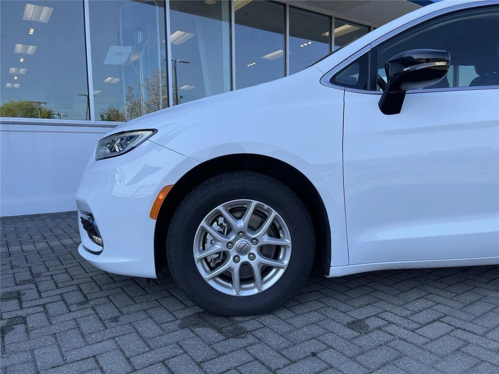 Used 2024 Bright White Cl Chrysler Touring L image 9