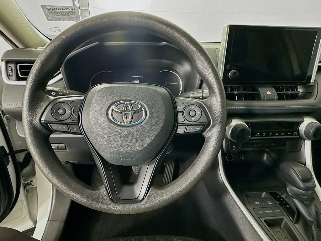 Used 2023 Ice Toyota LE image 11