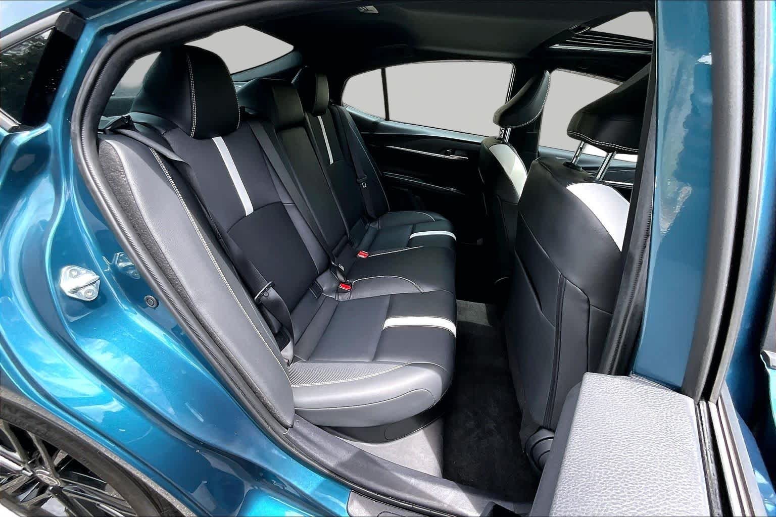 Used 2025 Ocean Gem Toyota SE image 20