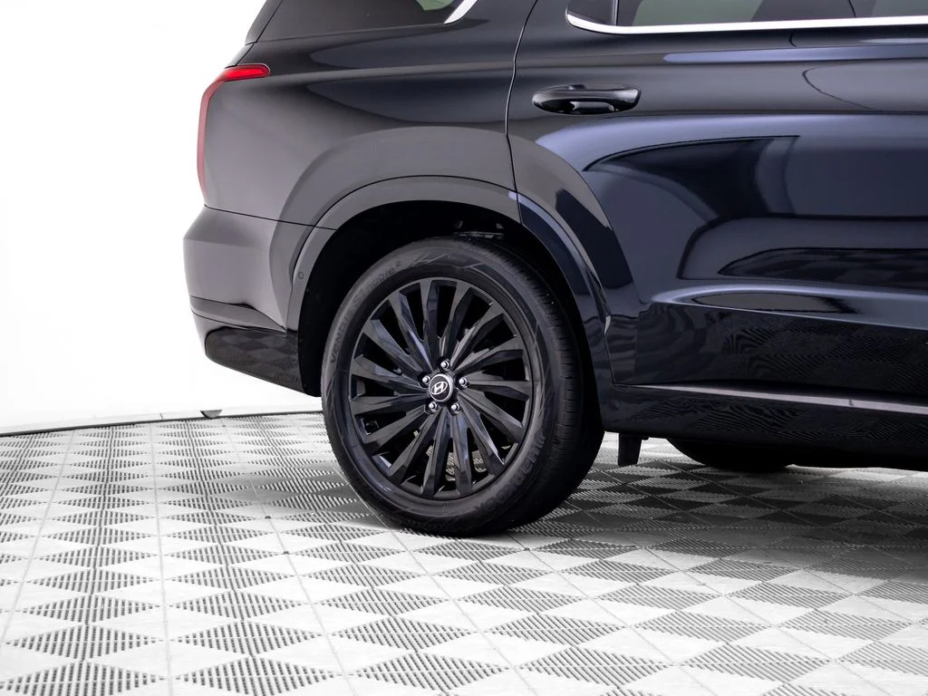 Used 2025 Black Hyundai Calligraphy Night Edition image 39
