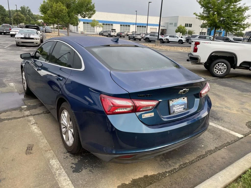 Used 2019 Pacific Blue Metallic Chevrolet LT image 4