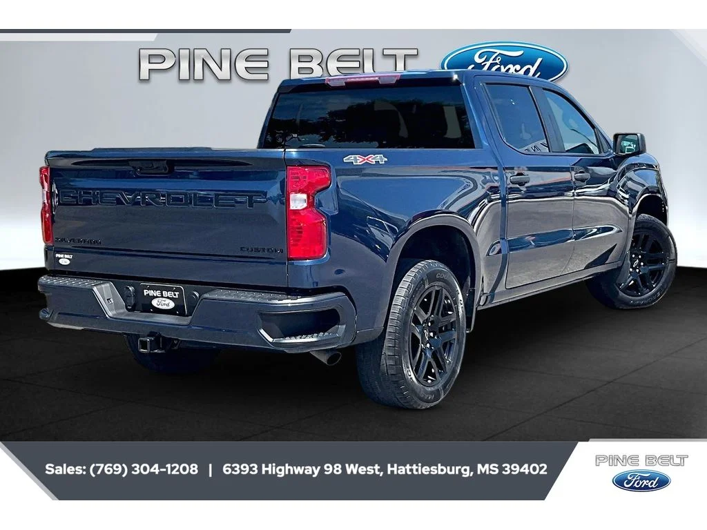 Used 2023 Northsky Blue Metallic Chevrolet Custom image 11