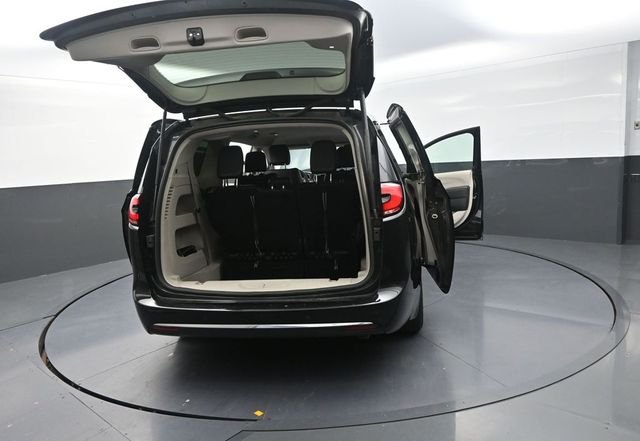 Used 2023 Black Chrysler Touring L image 33