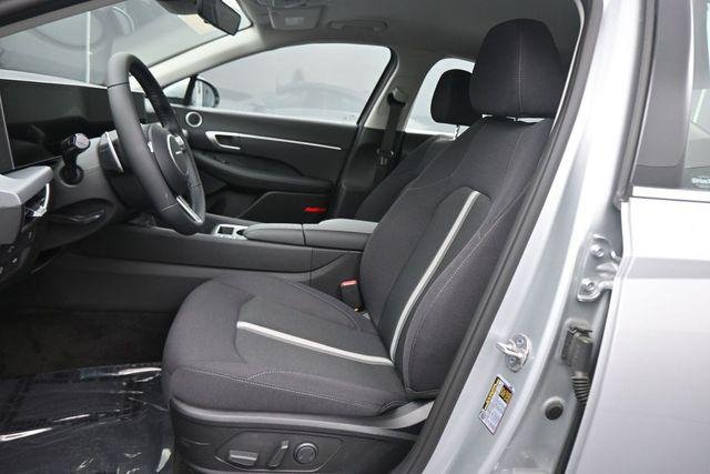 New 2026 Silver Hyundai SEL Sport image 16