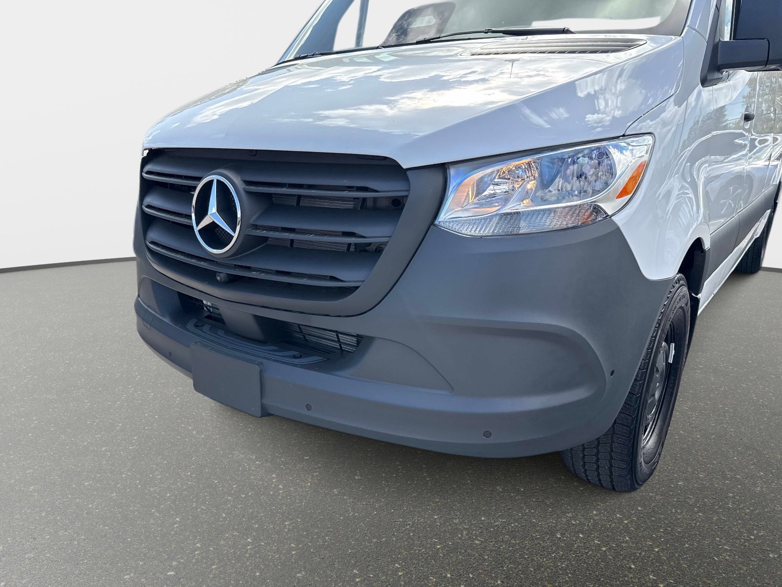 New 2026 Arctic White Sprinter Cargo 170 WB image 10