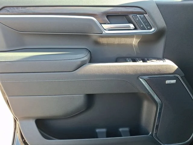 New 2026 Onyx Black GMC SLT image 12