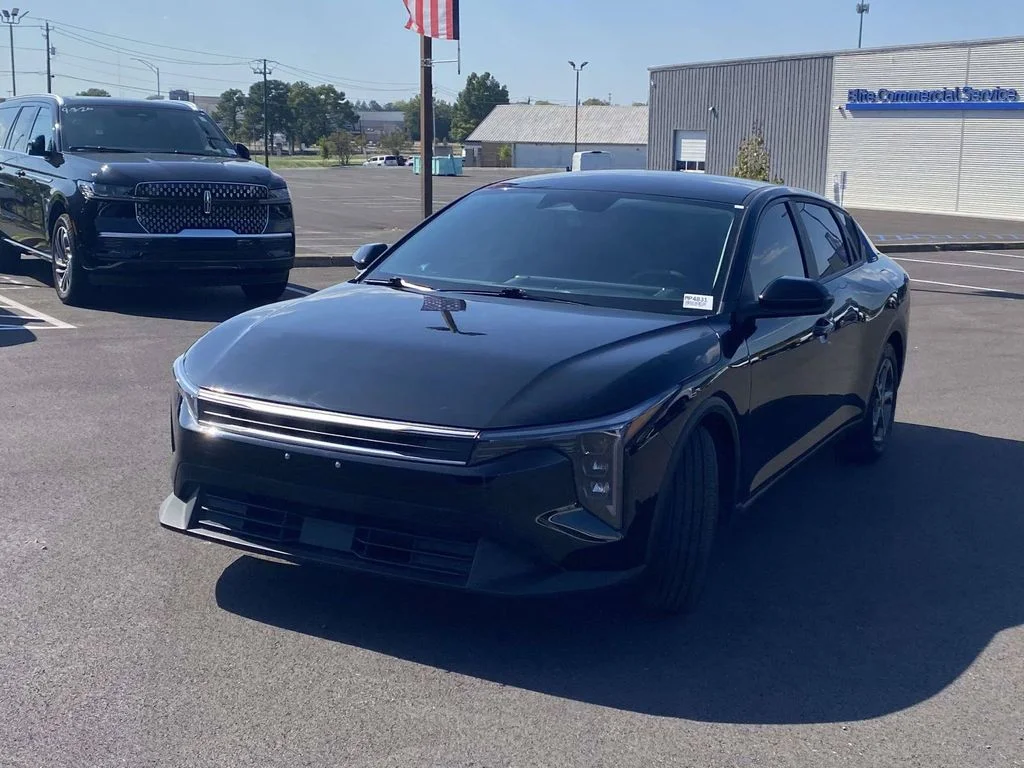Certified Used 2025 Black Kia LXS image 7