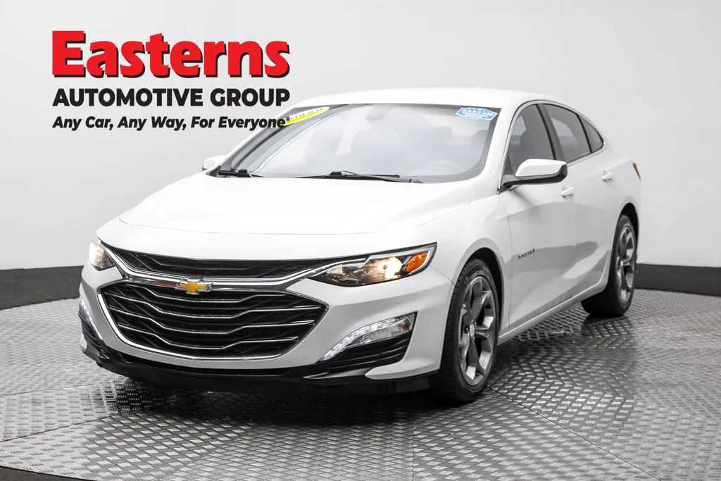 Used 2021 White Chevrolet LT image 1