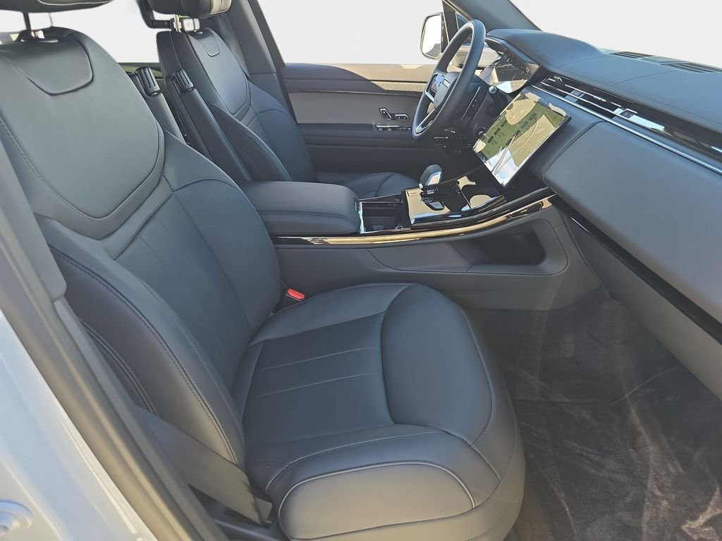 New 2026 Fuji White Land Rover Dynamic SE image 10