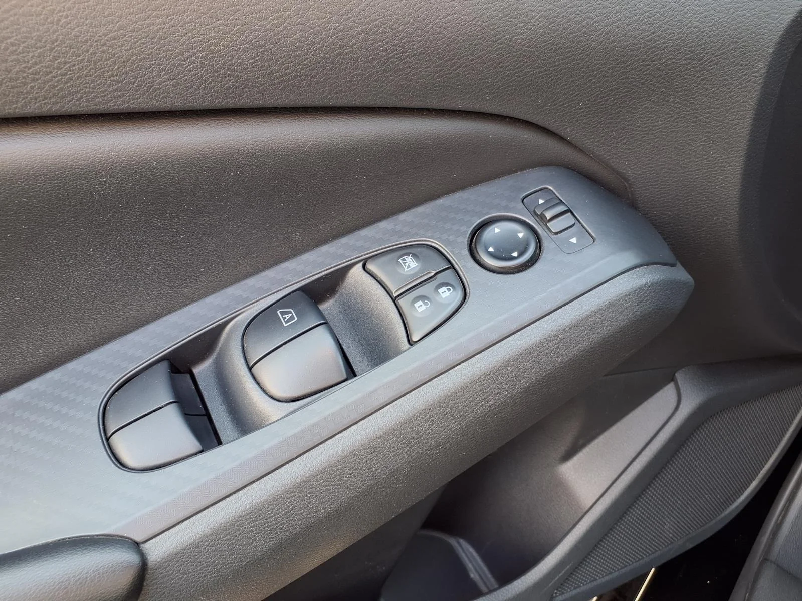 Used 2025 Black Nissan S image 11