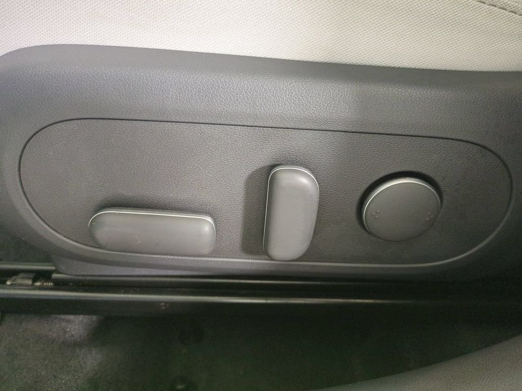 Used 2025 Yellow Hyundai SEL image 24
