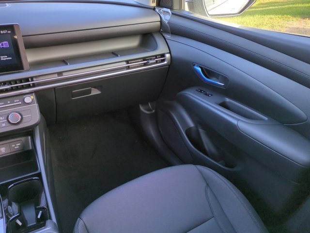New 2026 White Hyundai SE FWD image 42
