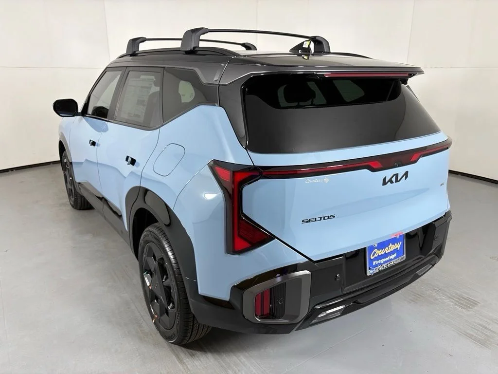 New 2027 Frost Blue / Black Roof Kia X-Line S image 6