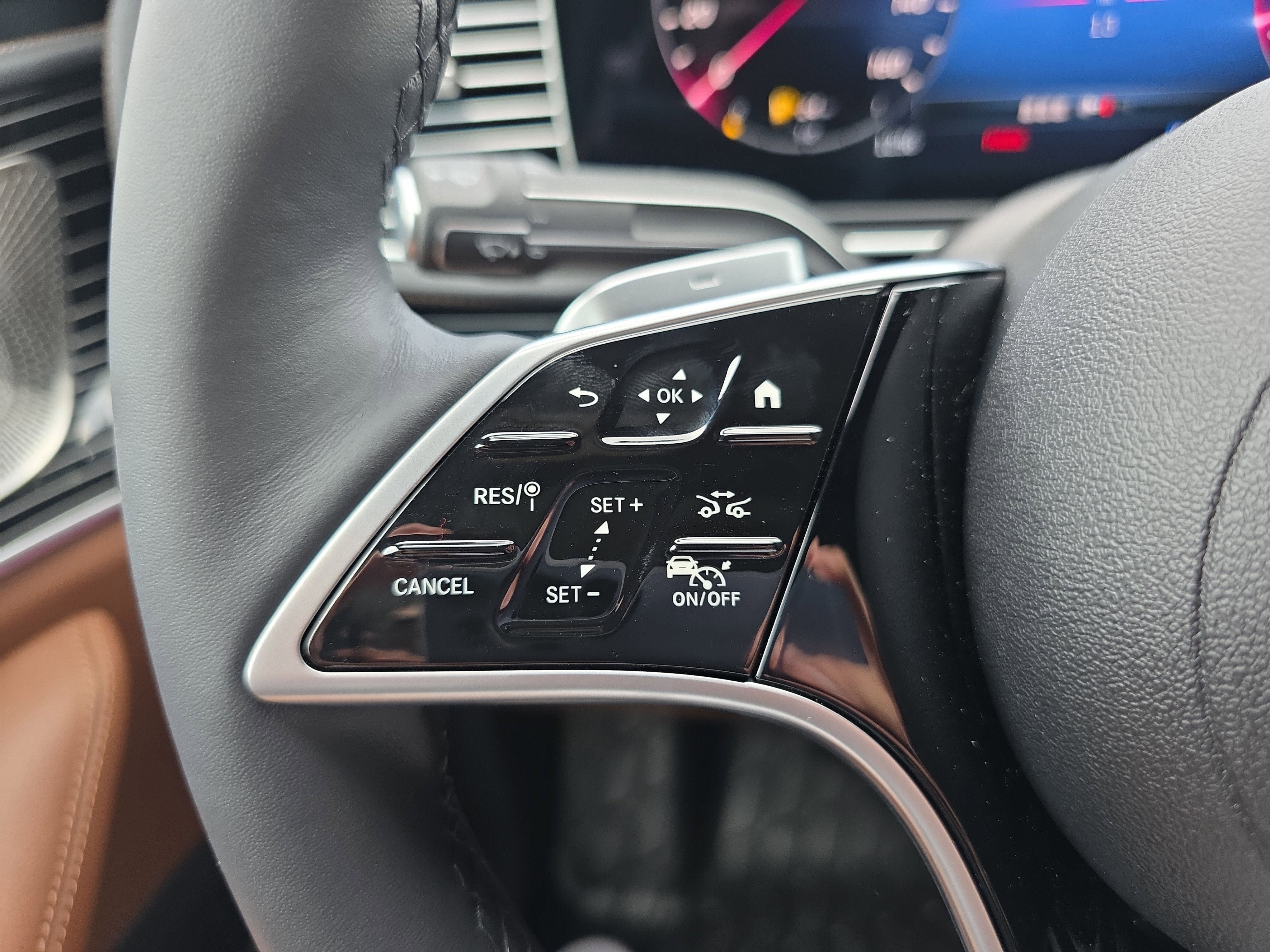 New 2026 MANUFAKTUR Alpine Grey Mercedes-Benz GLE 450 Coupe image 49