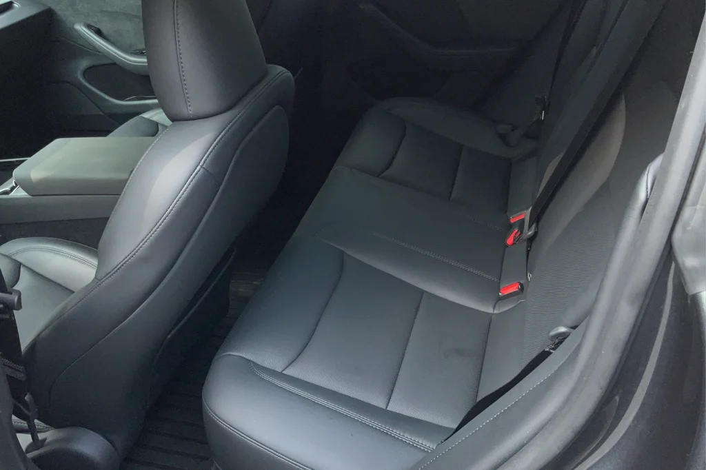 2025 Tesla Model 3 Long Range - Photo 28