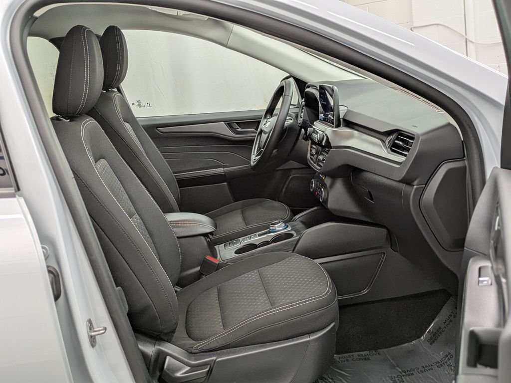 Used 2025 Red Ford Active image 25