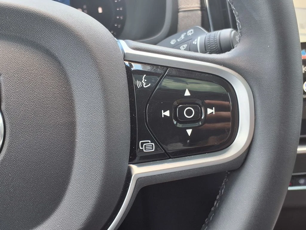 2026 Volvo XC90 Plus - Photo 27