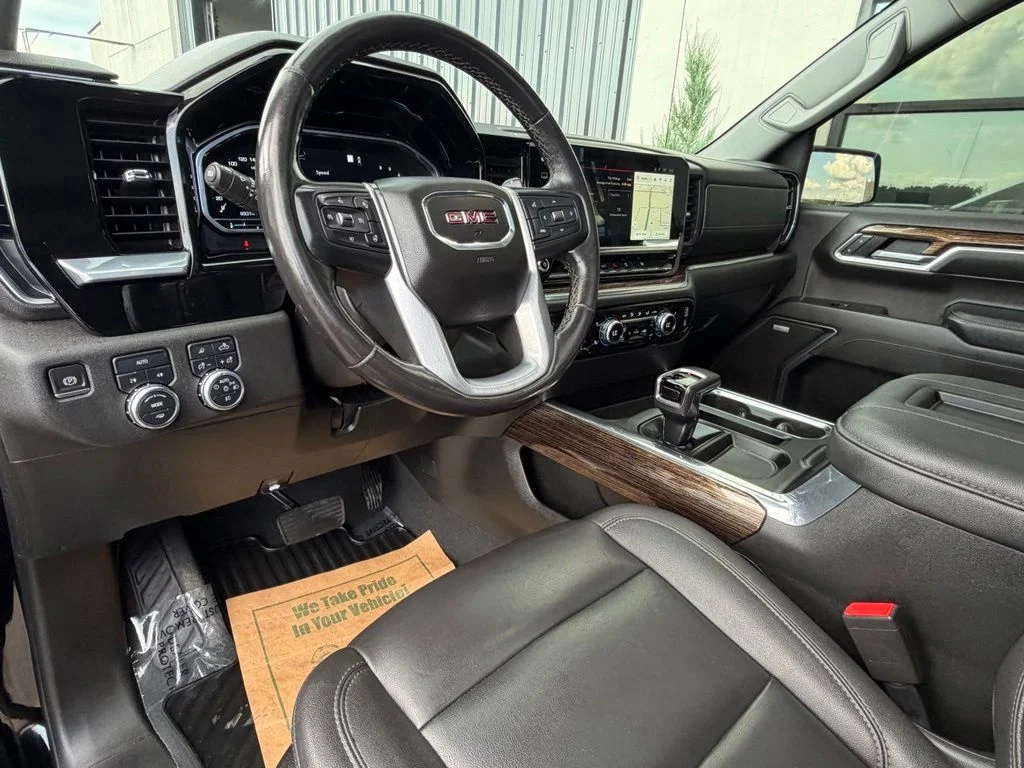 Used 2022 Black GMC Elevation image 11