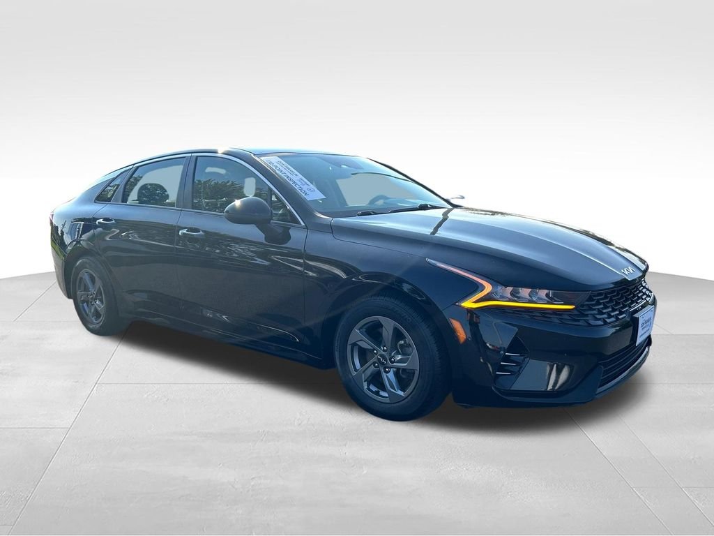 Used 2022 Black Kia LXS image 7