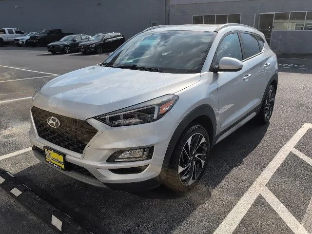 Used 2019 Silver Hyundai Sport image 3
