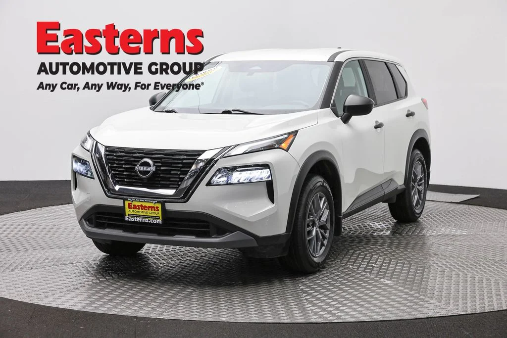 Used 2023 White Nissan S image 1