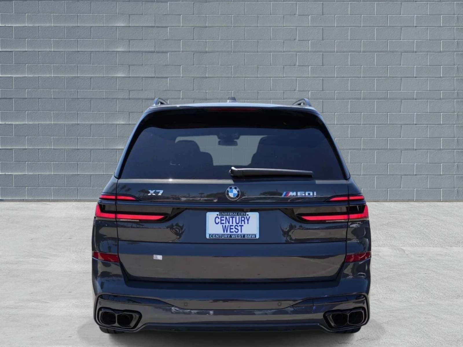 New 2027 Dravit Grey Metallic BMW M60i image 4
