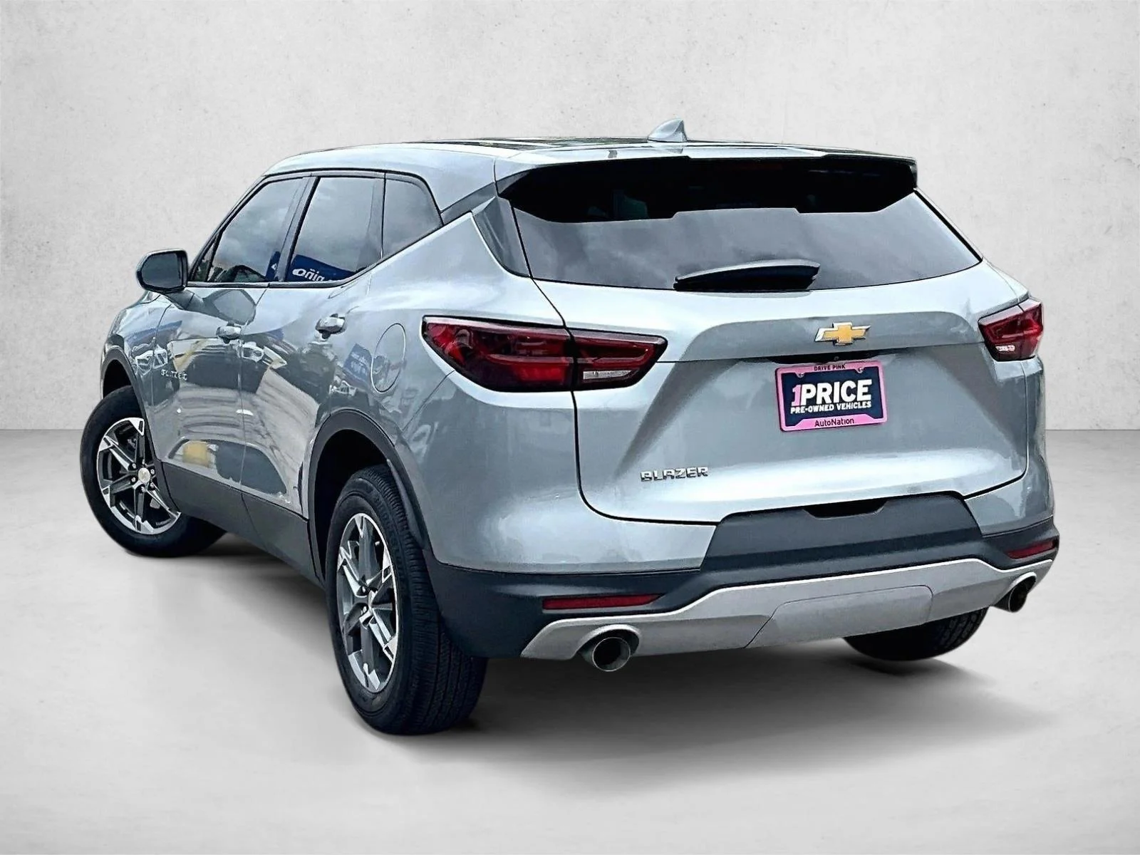 Used 2023 Sterling Gray Metallic Chevrolet LT image 13