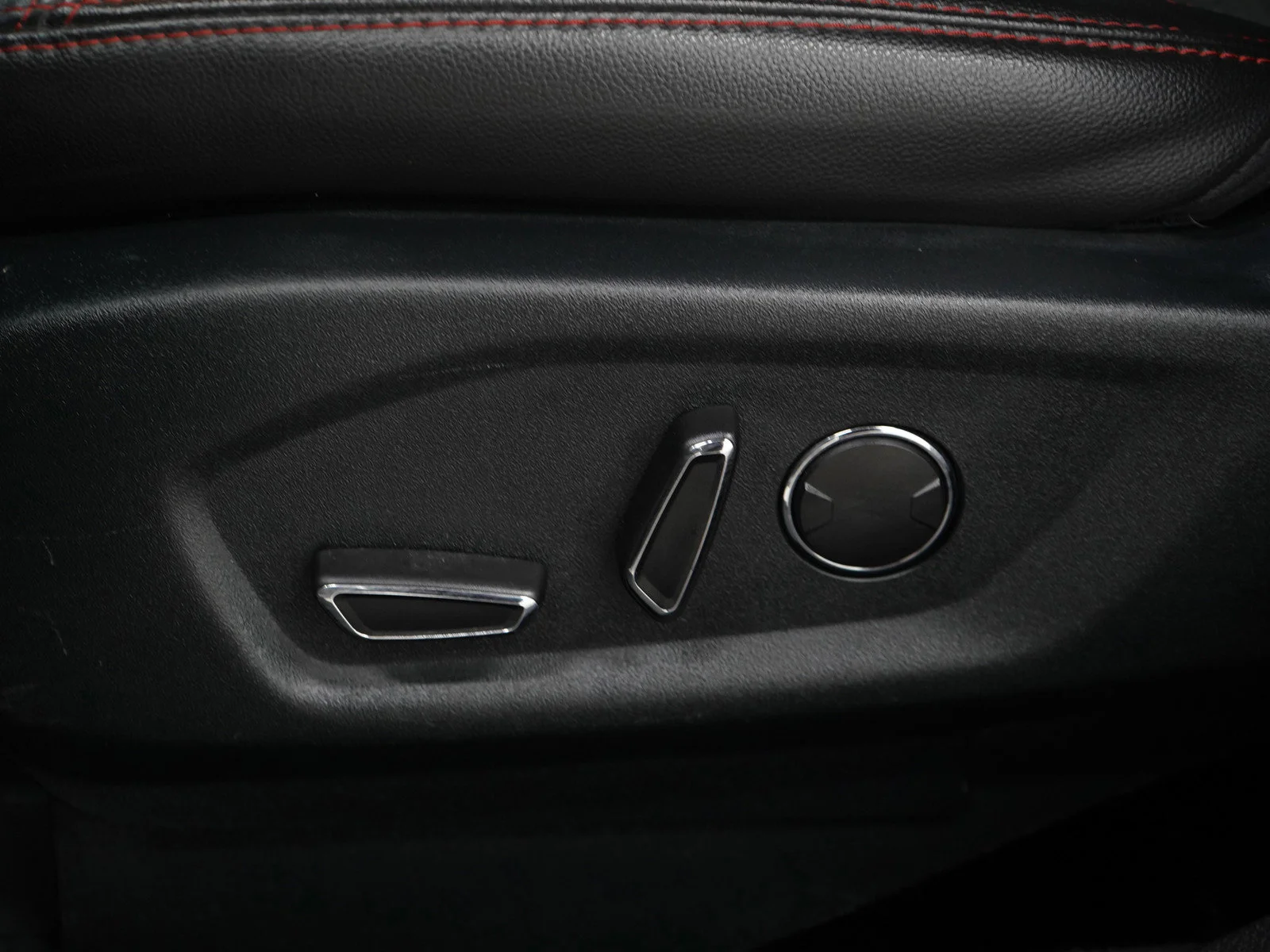 Used 2018 Magnetic Metallic Ford XLT image 26