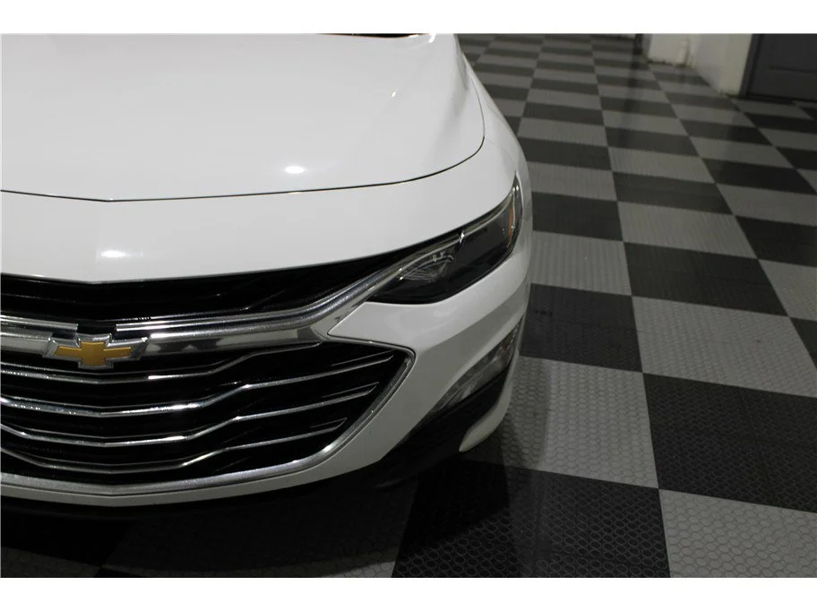 Used 2023 Summit White Chevrolet LT image 8
