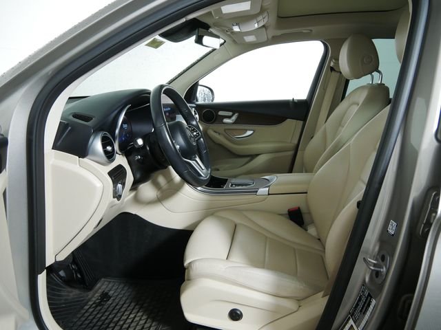 Certified Used 2022  Mercedes-Benz GLC 300 image 22