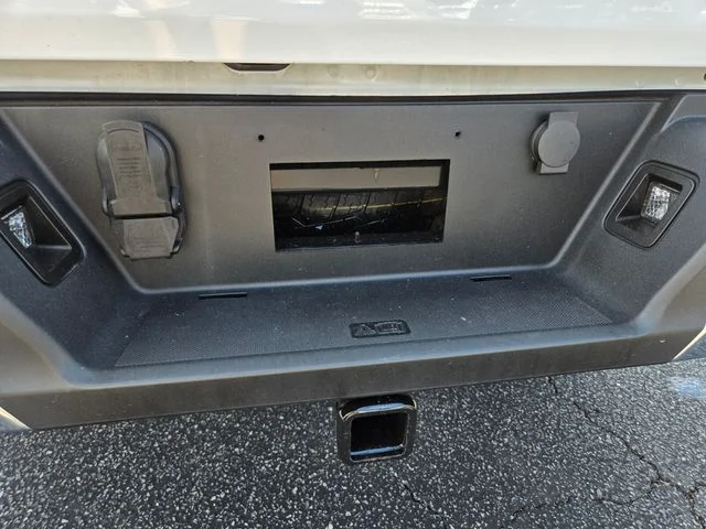 Used 2023 White Ford XL image 17
