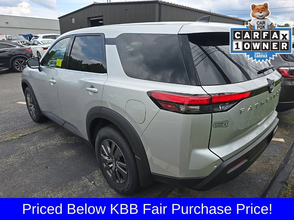 Used 2025 Silver Nissan S image 9