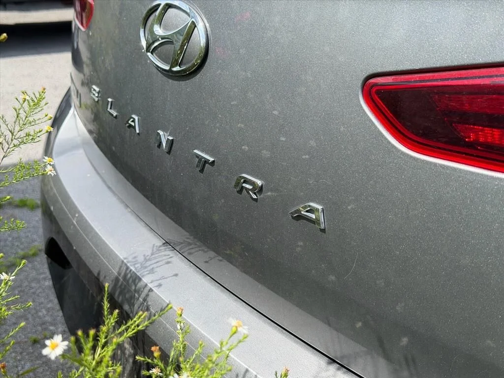 Used 2019 Gray Hyundai SEL image 13
