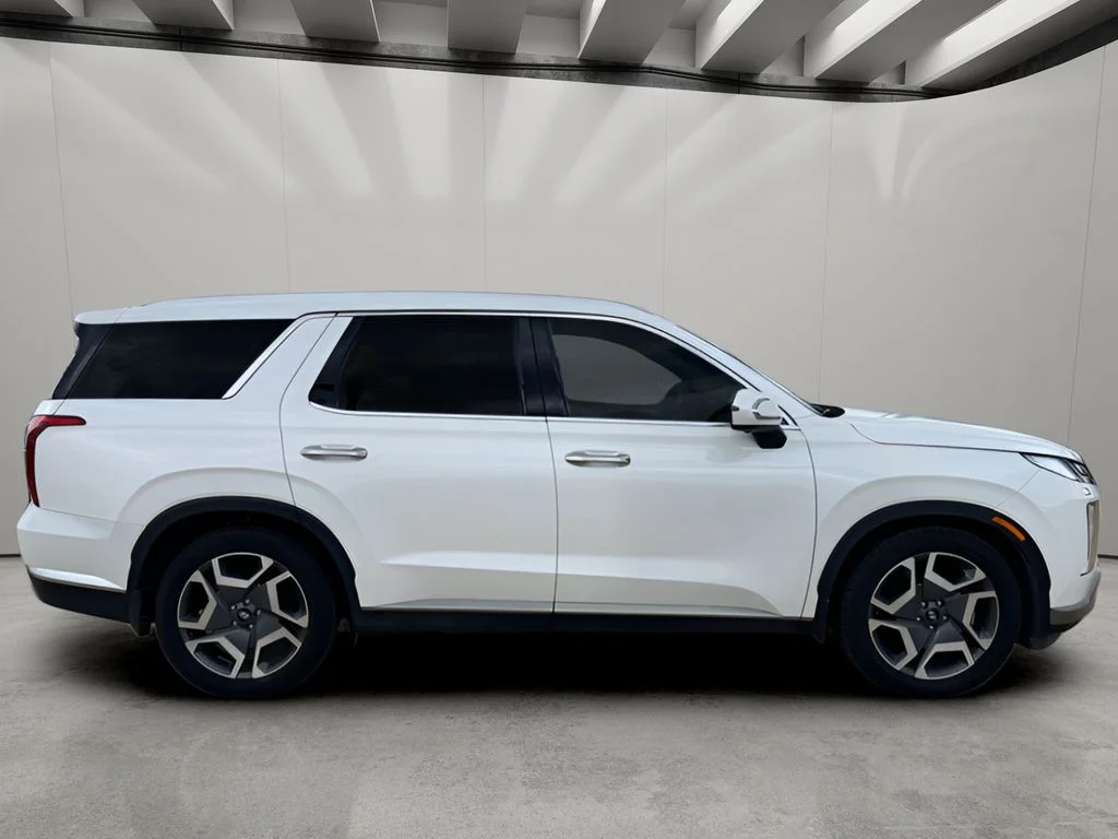 Used 2024 Hyper White Hyundai Limited image 3