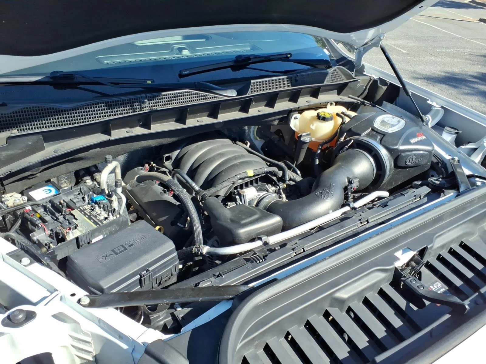 Used 2021 Summit White GMC Elevation image 32