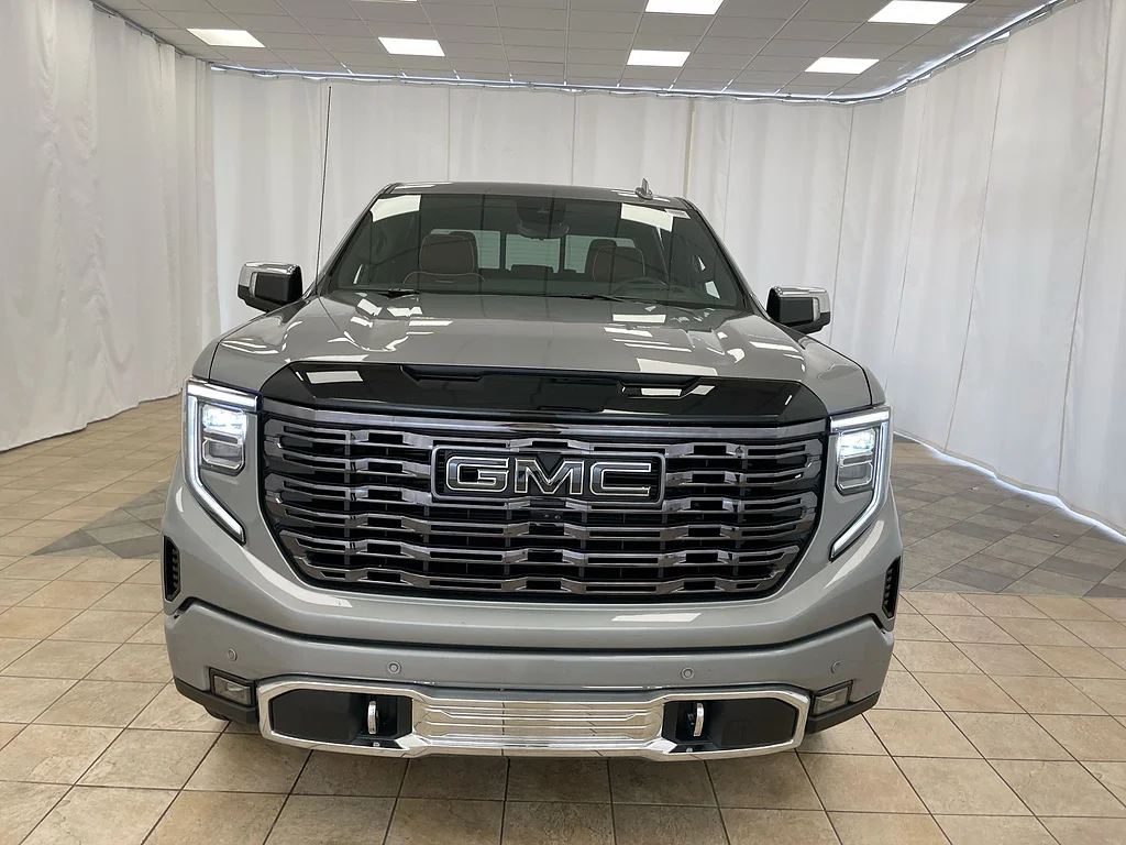 Used 2025 Sterling Metallic GMC Denali Ultimate image 32
