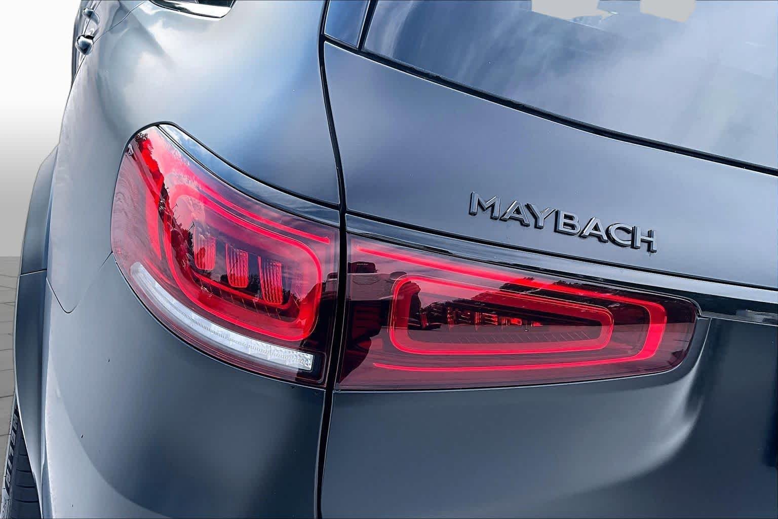 Used 2022 MANUFAKTUR Cardinal Red Metallic Mercedes-Benz Maybach GLS 600 image 29