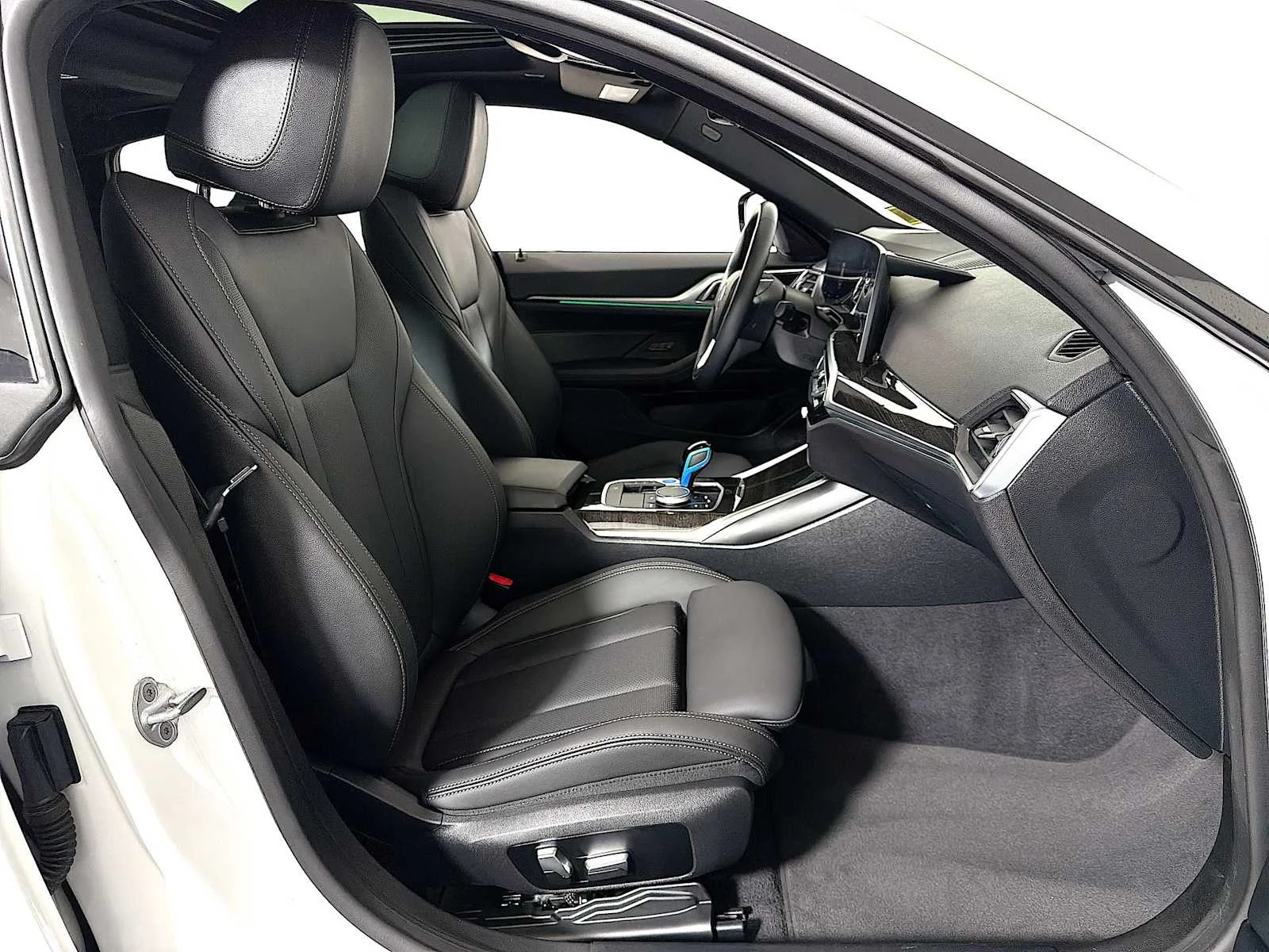 2023 BMW i4 40 - Photo 24