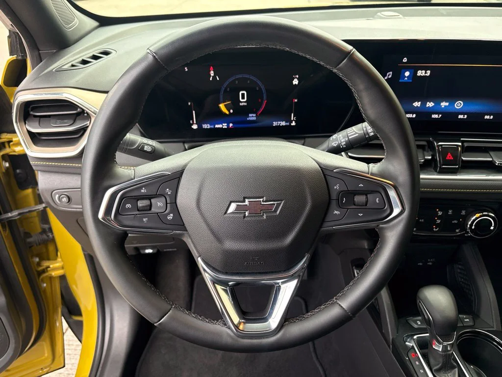Used 2025 Yellow Chevrolet ACTIV image 9