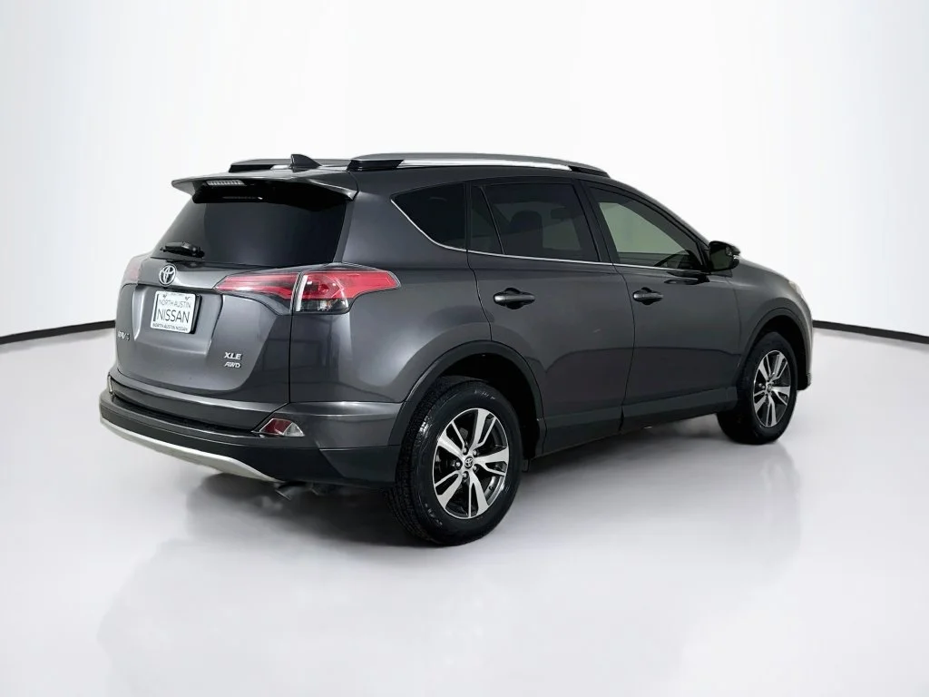 Used 2017 Gray Toyota XLE image 7