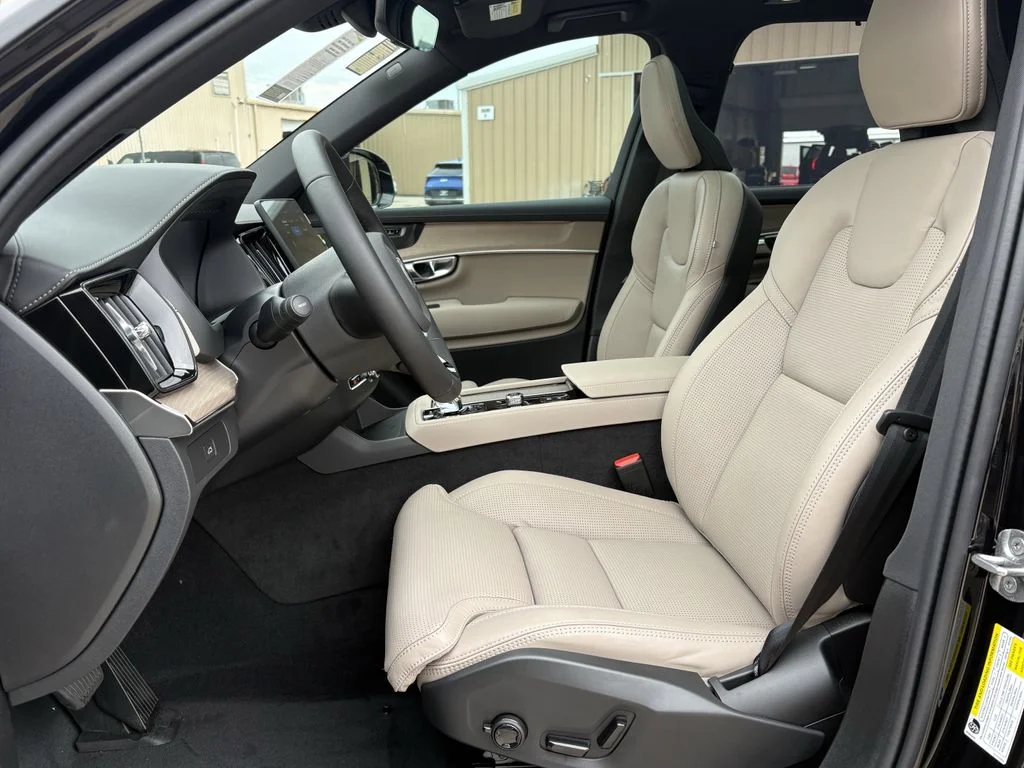 New 2026 Onyx Black Volvo Ultra image 12