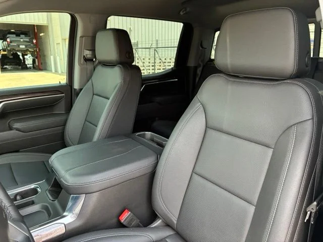 Used 2025 Summit White Chevrolet LTZ image 8