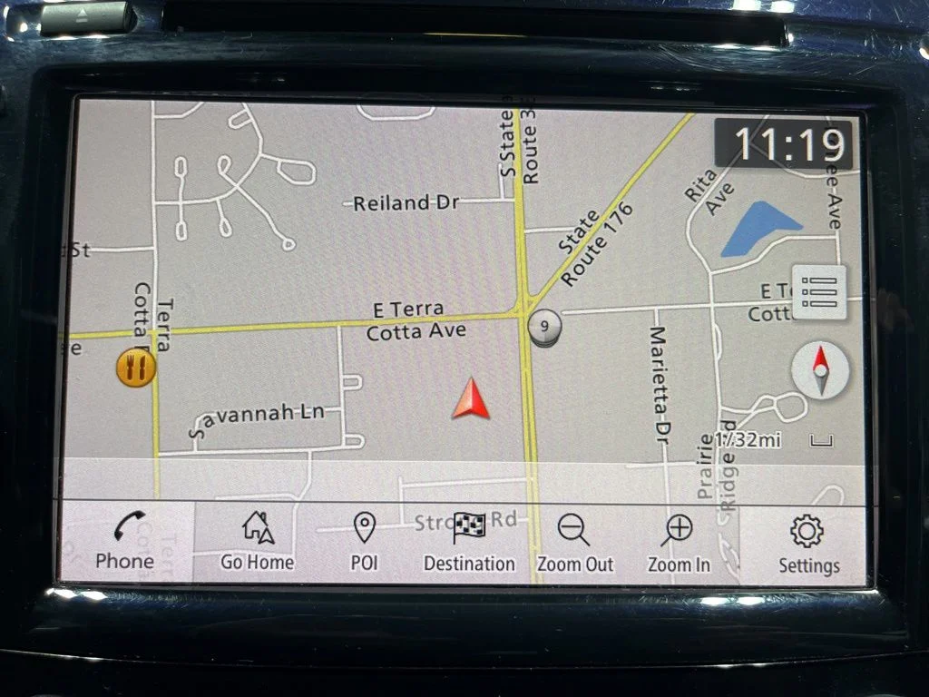 Used 2020 Super Black Metallic Nissan SL image 19
