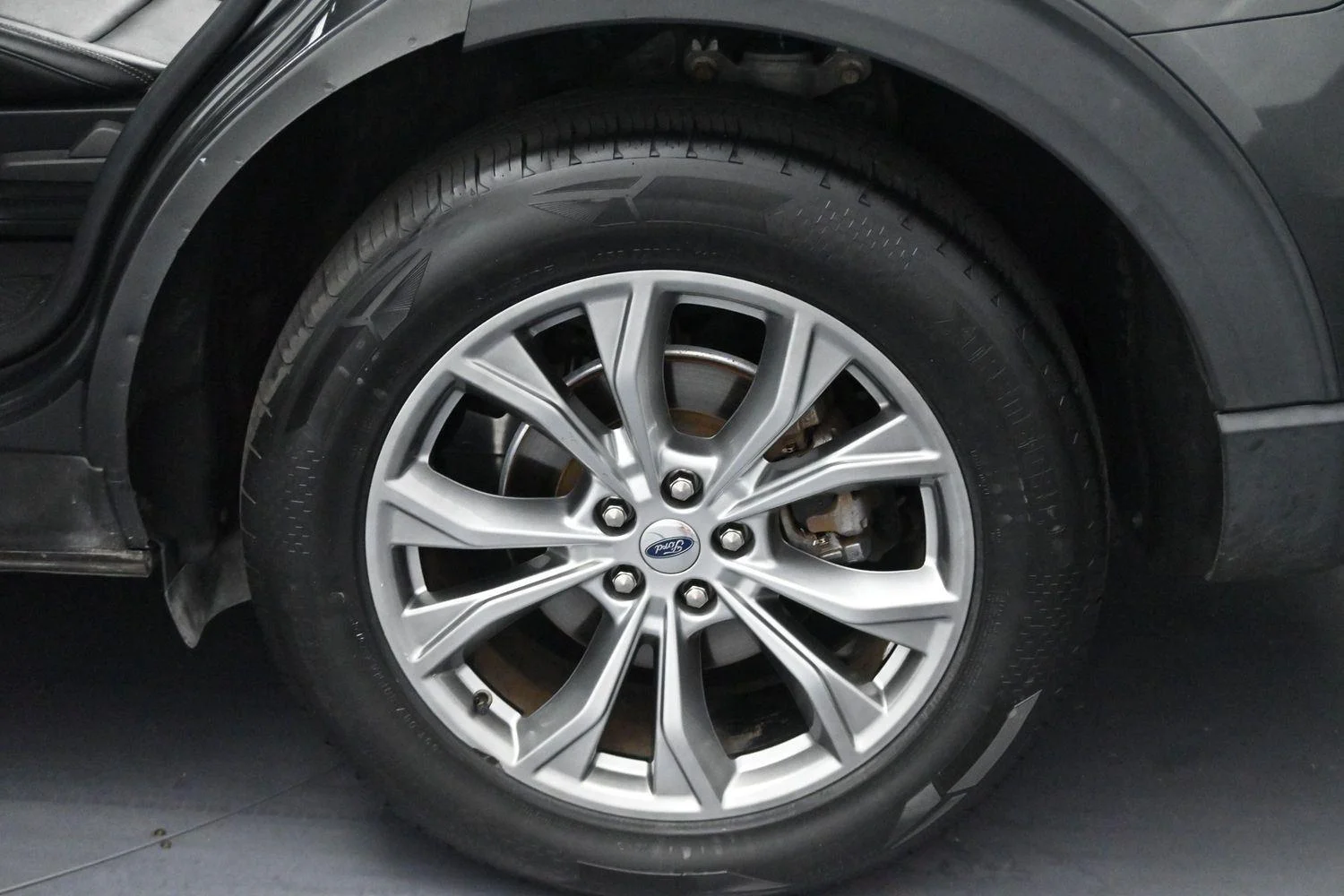 Used 2020 Magnetic Ford Limited image 39